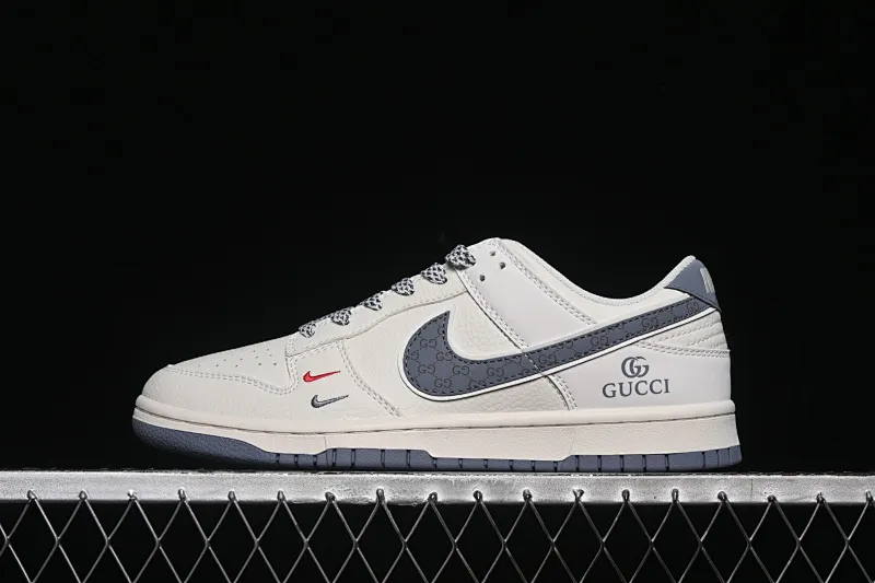 All categories Nk SB Dunk Series Nk SB Dunk Low High-end customized low-top sneakers Nike SB Dunk Low Gucci co-branded Gray flower hook Anniversary high-end customized low-top casual sneakers CS1688-121